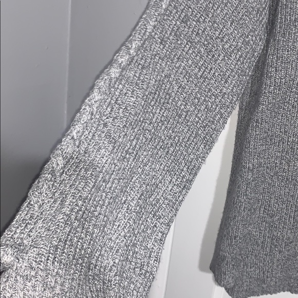 AE Gray Overaized Knit Pullover - Picture 2 of 3